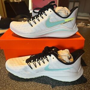 Nike Air Zoom Vomero 14 NWT